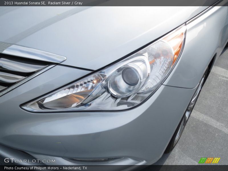 Radiant Silver / Gray 2013 Hyundai Sonata SE