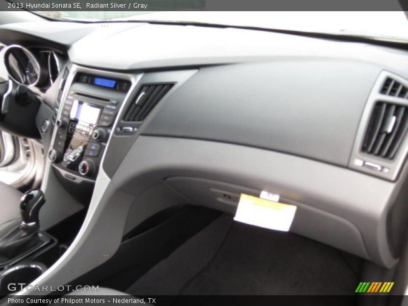 Radiant Silver / Gray 2013 Hyundai Sonata SE
