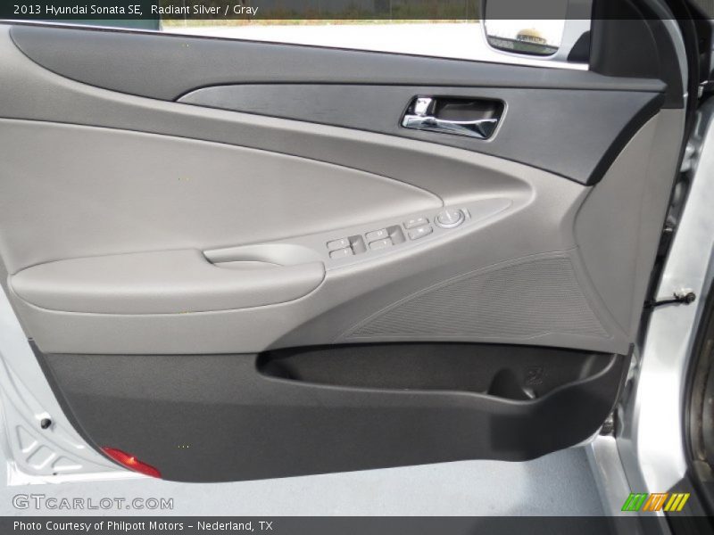 Radiant Silver / Gray 2013 Hyundai Sonata SE