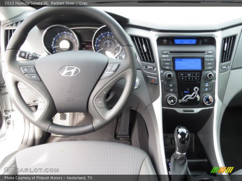 Radiant Silver / Gray 2013 Hyundai Sonata SE