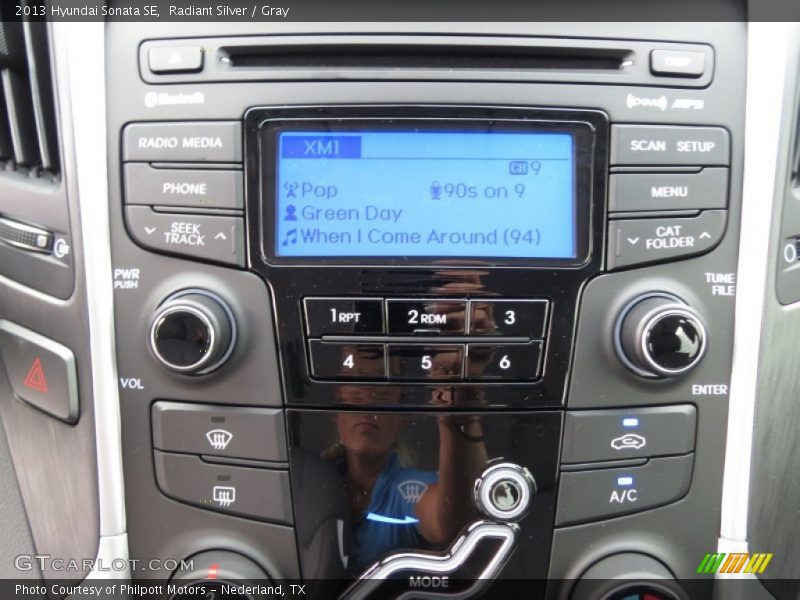 Radiant Silver / Gray 2013 Hyundai Sonata SE