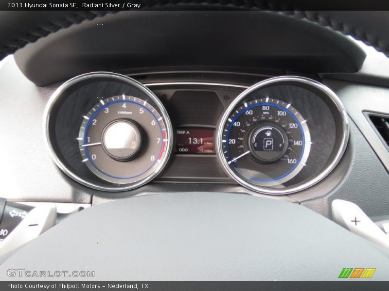 Radiant Silver / Gray 2013 Hyundai Sonata SE
