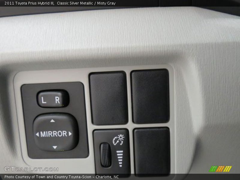 Classic Silver Metallic / Misty Gray 2011 Toyota Prius Hybrid III