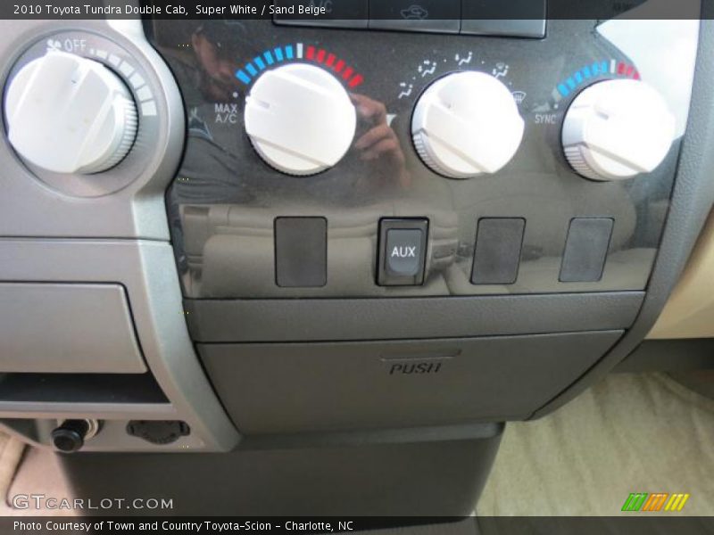 Super White / Sand Beige 2010 Toyota Tundra Double Cab