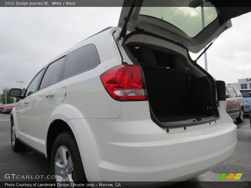 White / Black 2013 Dodge Journey SE