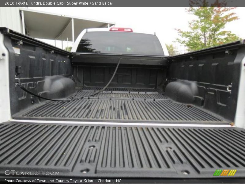 Super White / Sand Beige 2010 Toyota Tundra Double Cab