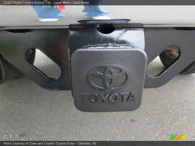 Super White / Sand Beige 2010 Toyota Tundra Double Cab