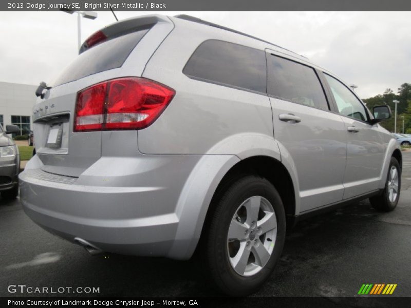 Bright Silver Metallic / Black 2013 Dodge Journey SE