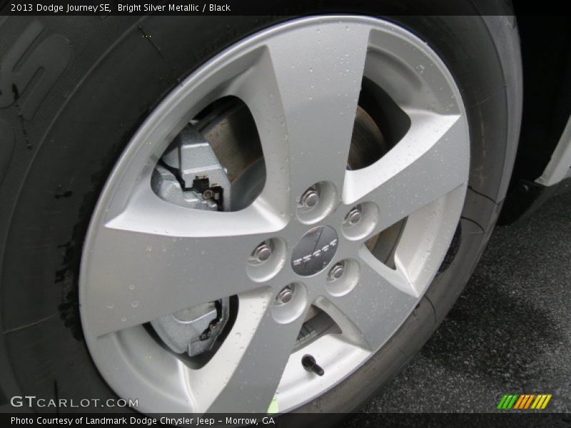 Bright Silver Metallic / Black 2013 Dodge Journey SE