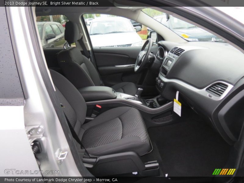 Bright Silver Metallic / Black 2013 Dodge Journey SE