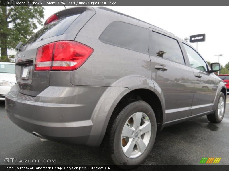 Storm Gray Pearl / Black/Light Frost Beige 2013 Dodge Journey SE