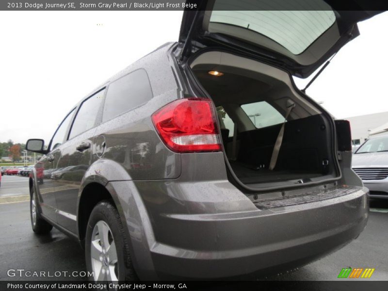Storm Gray Pearl / Black/Light Frost Beige 2013 Dodge Journey SE