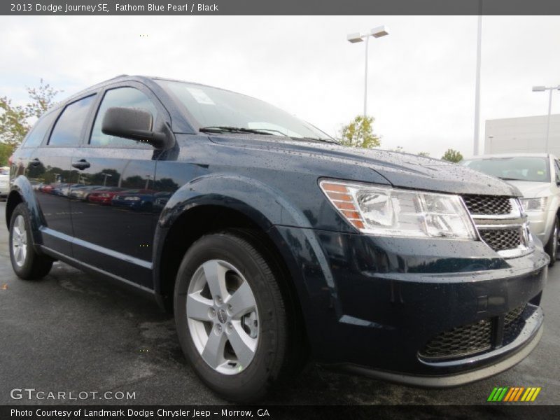 Front 3/4 View of 2013 Journey SE