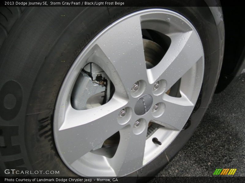 Storm Gray Pearl / Black/Light Frost Beige 2013 Dodge Journey SE