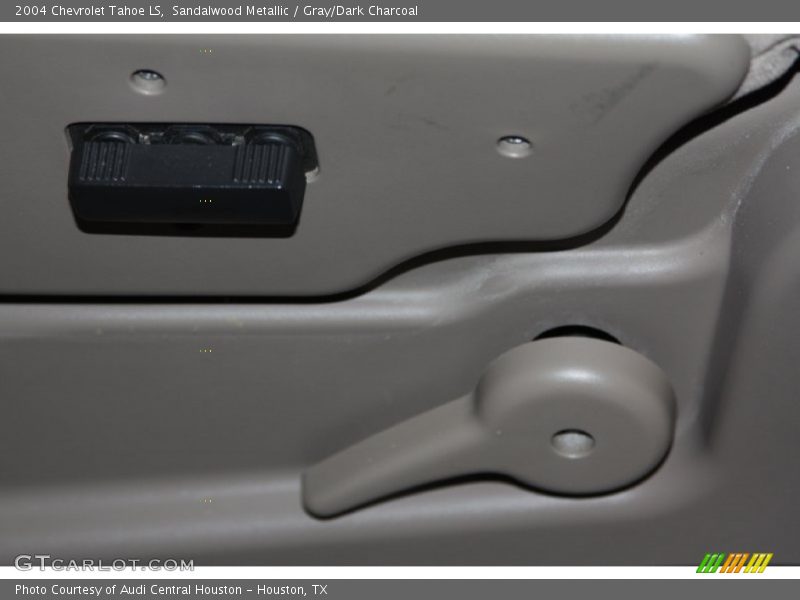 Sandalwood Metallic / Gray/Dark Charcoal 2004 Chevrolet Tahoe LS