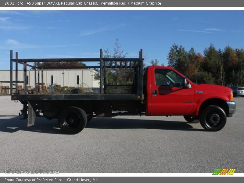 Vermillion Red / Medium Graphite 2001 Ford F450 Super Duty XL Regular Cab Chassis