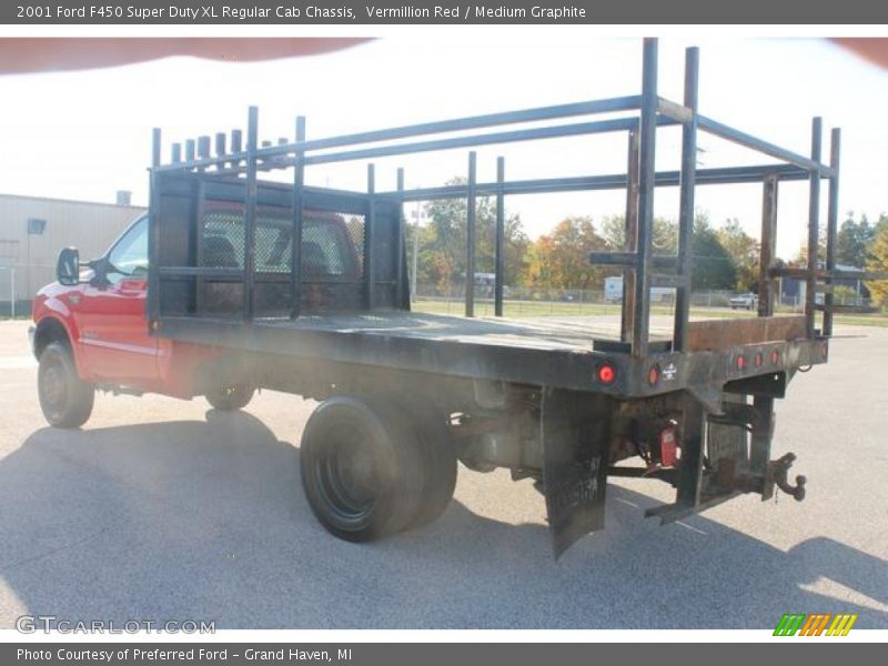 Vermillion Red / Medium Graphite 2001 Ford F450 Super Duty XL Regular Cab Chassis