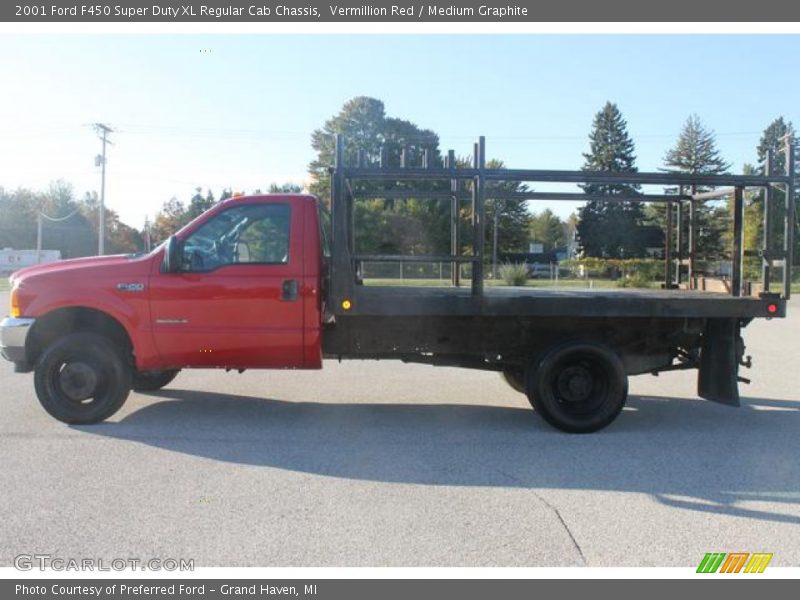 Vermillion Red / Medium Graphite 2001 Ford F450 Super Duty XL Regular Cab Chassis