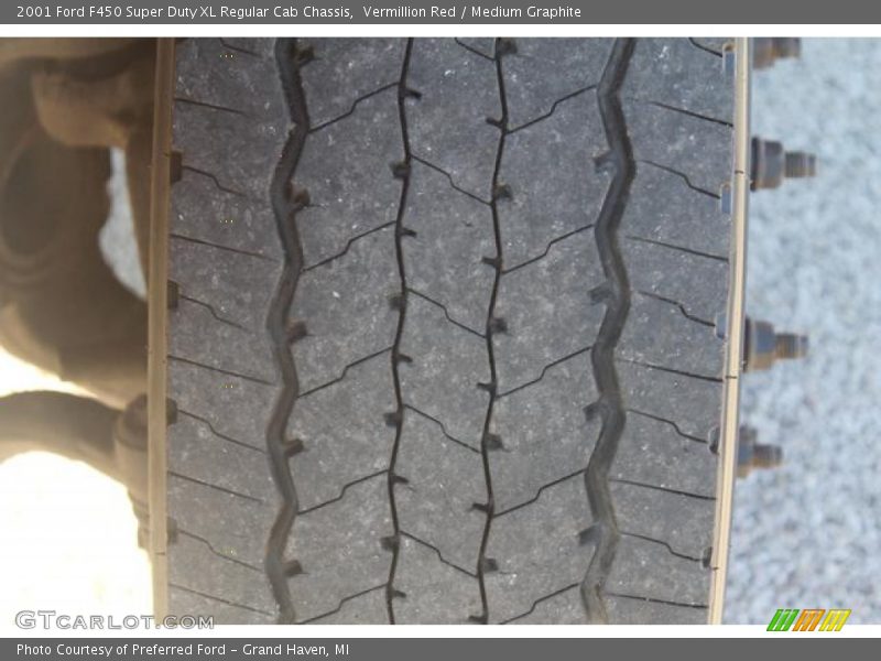 Vermillion Red / Medium Graphite 2001 Ford F450 Super Duty XL Regular Cab Chassis