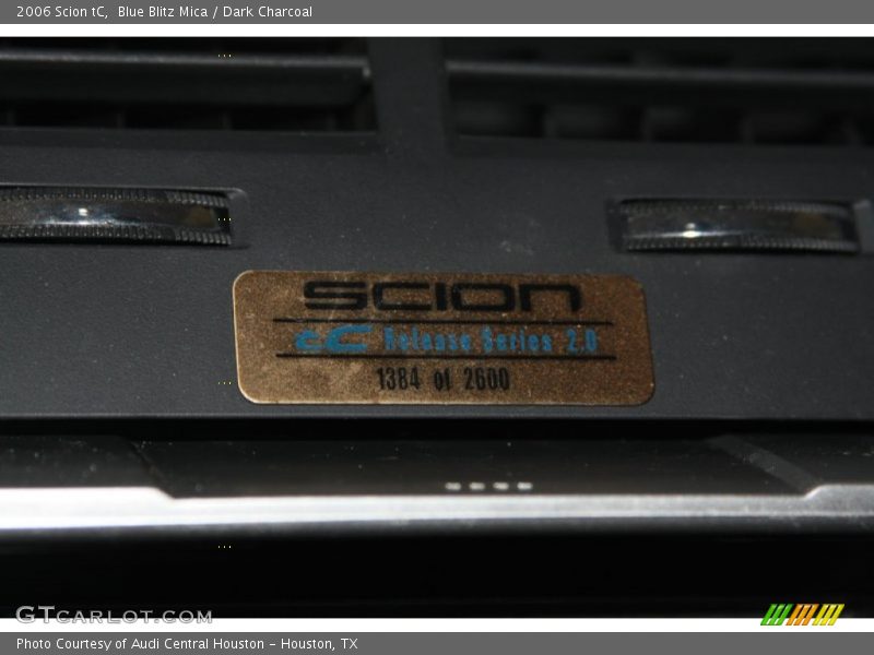 Blue Blitz Mica / Dark Charcoal 2006 Scion tC