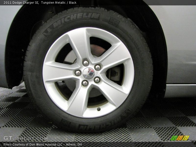 Tungsten Metallic / Black 2011 Dodge Charger SE