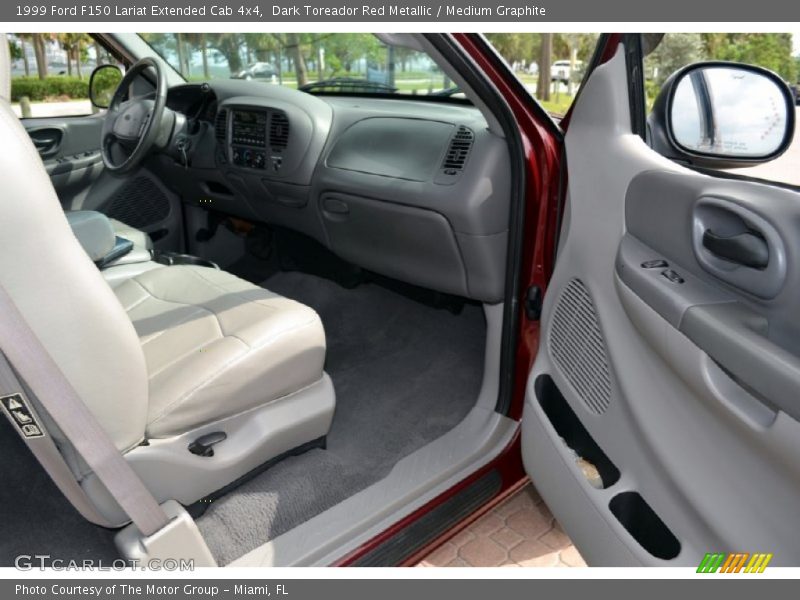 Dark Toreador Red Metallic / Medium Graphite 1999 Ford F150 Lariat Extended Cab 4x4