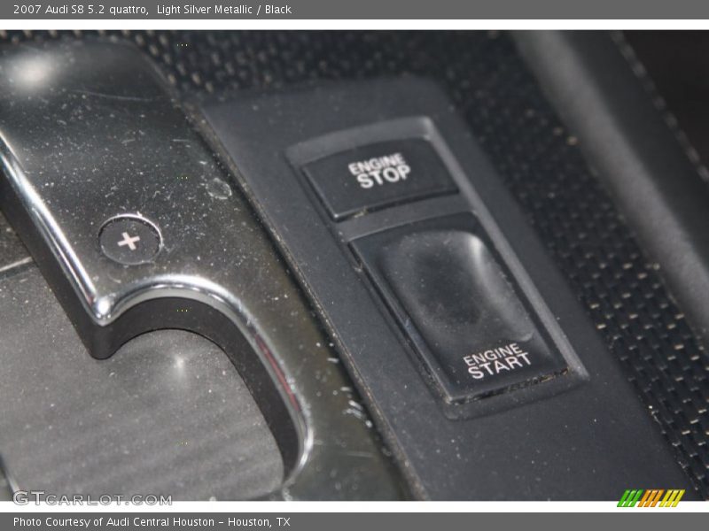 Light Silver Metallic / Black 2007 Audi S8 5.2 quattro