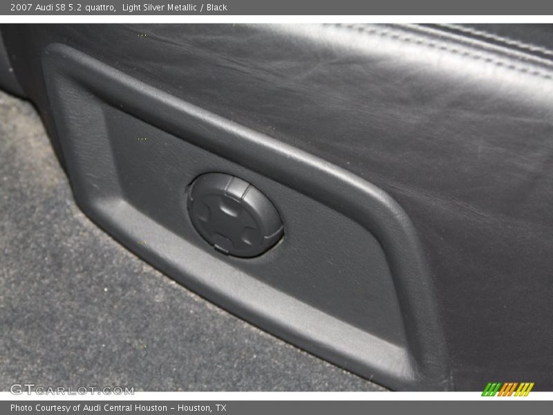 Light Silver Metallic / Black 2007 Audi S8 5.2 quattro