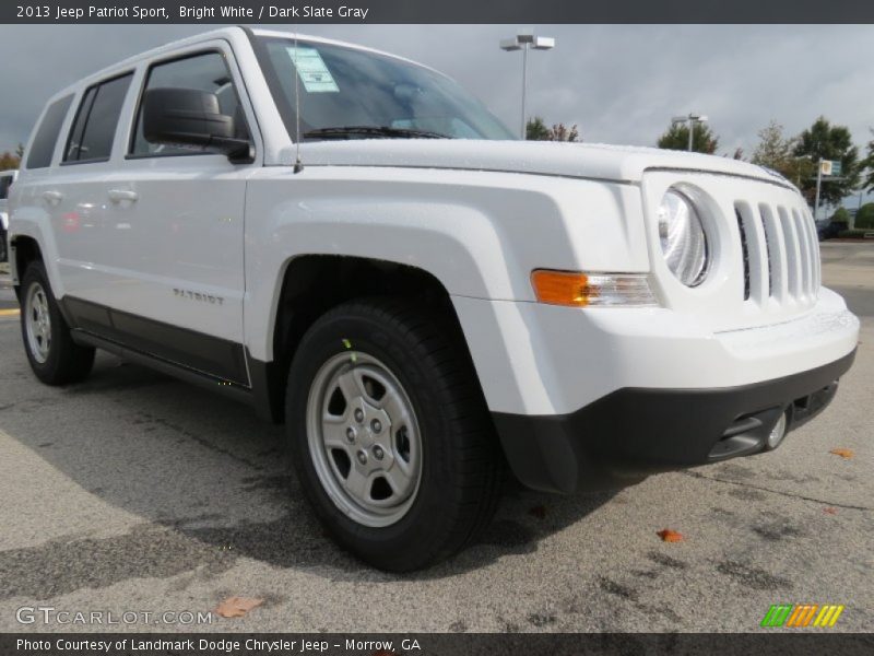 Front 3/4 View of 2013 Patriot Sport