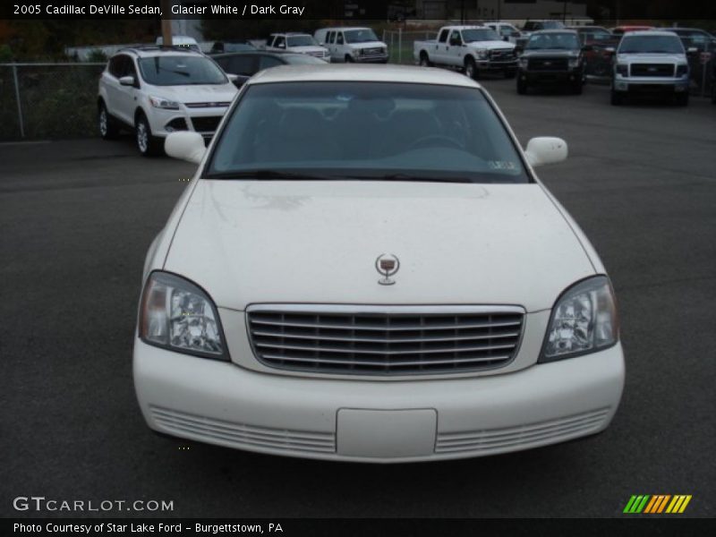 Glacier White / Dark Gray 2005 Cadillac DeVille Sedan