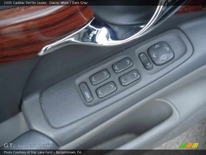 Glacier White / Dark Gray 2005 Cadillac DeVille Sedan
