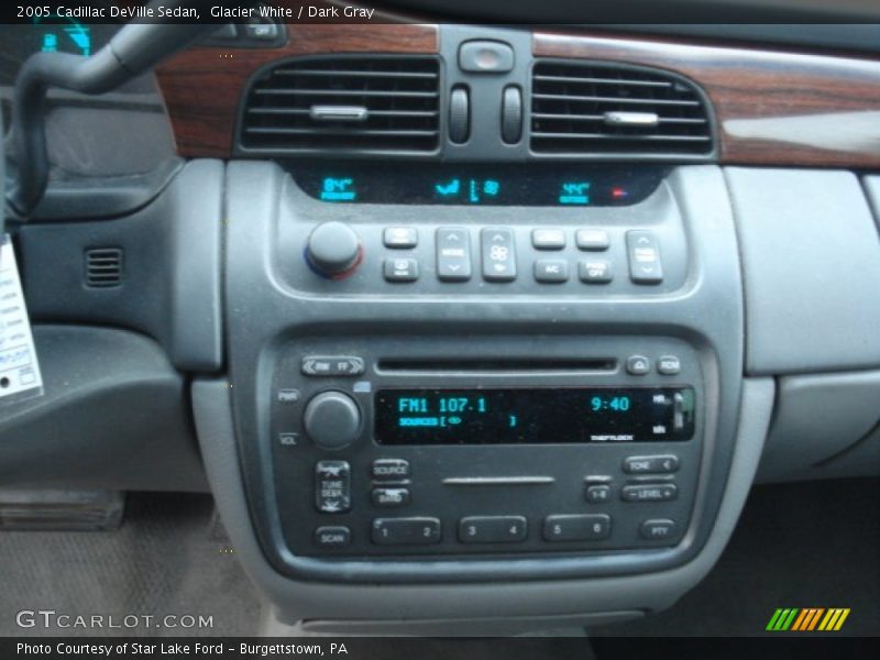 Glacier White / Dark Gray 2005 Cadillac DeVille Sedan