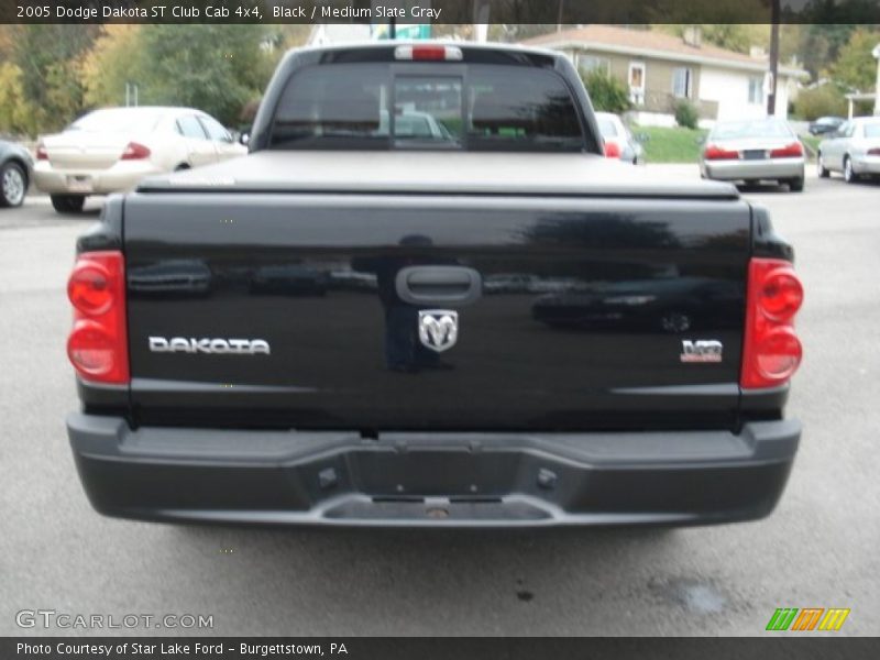 Black / Medium Slate Gray 2005 Dodge Dakota ST Club Cab 4x4
