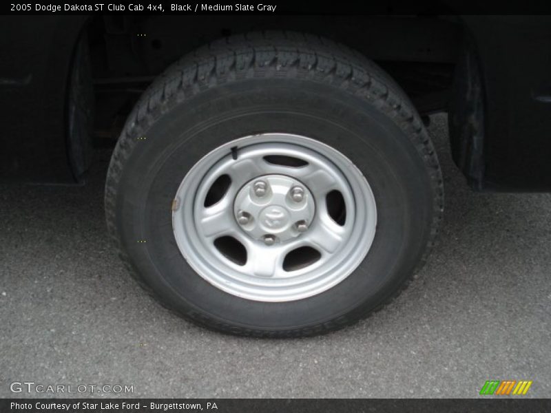  2005 Dakota ST Club Cab 4x4 Wheel
