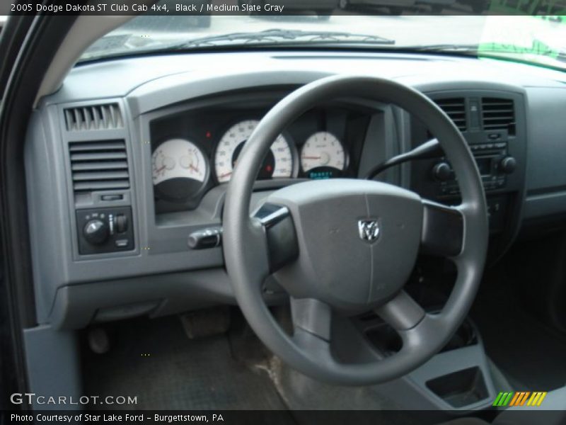 Black / Medium Slate Gray 2005 Dodge Dakota ST Club Cab 4x4