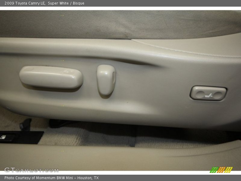Super White / Bisque 2009 Toyota Camry LE