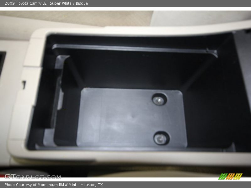 Super White / Bisque 2009 Toyota Camry LE