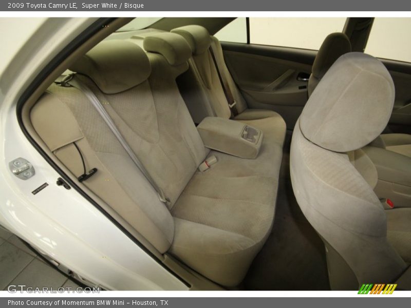 Super White / Bisque 2009 Toyota Camry LE