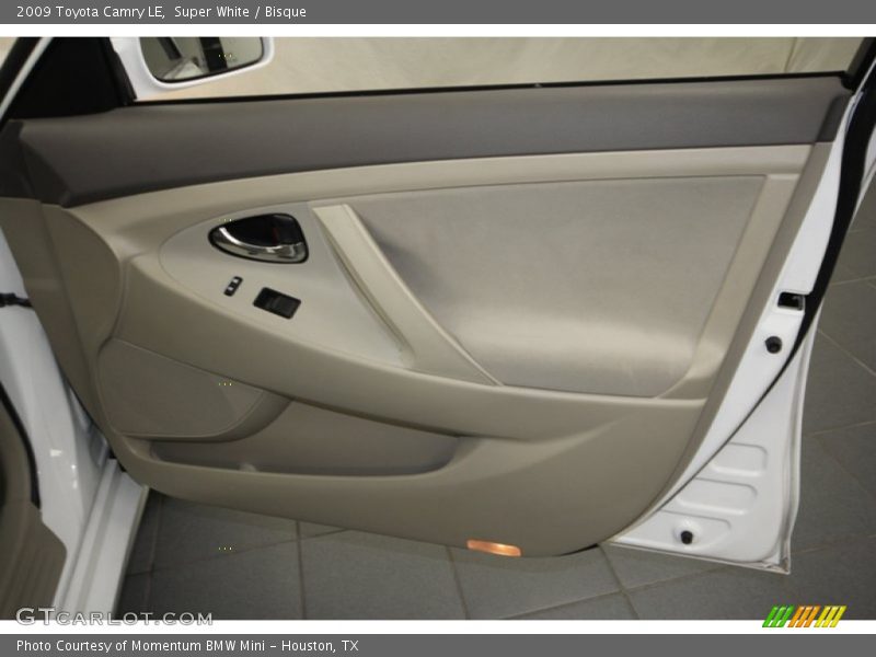 Super White / Bisque 2009 Toyota Camry LE