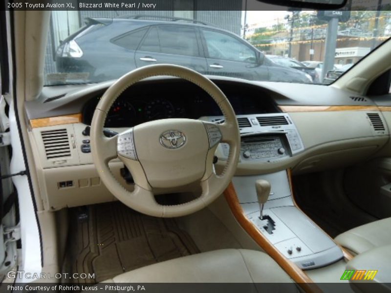 Blizzard White Pearl / Ivory 2005 Toyota Avalon XL