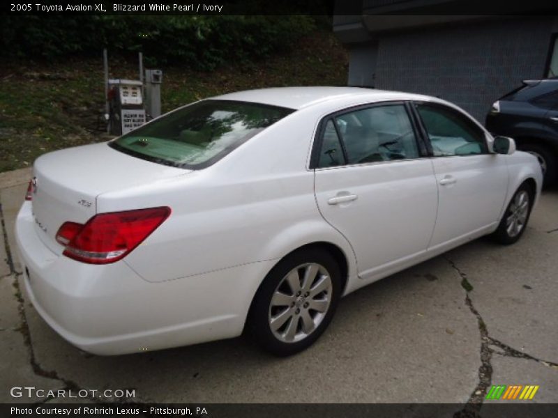 Blizzard White Pearl / Ivory 2005 Toyota Avalon XL