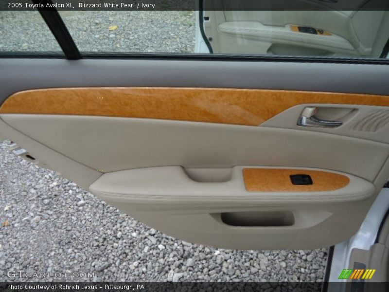 Blizzard White Pearl / Ivory 2005 Toyota Avalon XL