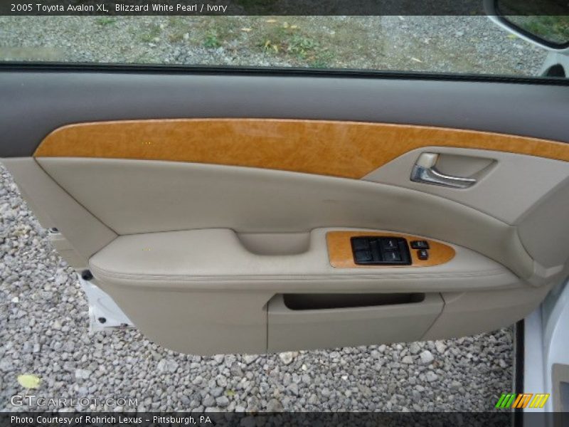 Blizzard White Pearl / Ivory 2005 Toyota Avalon XL