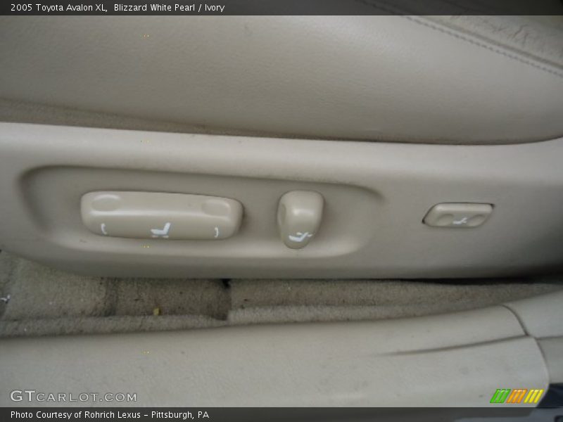 Blizzard White Pearl / Ivory 2005 Toyota Avalon XL