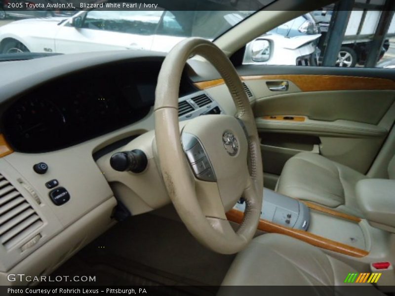 Blizzard White Pearl / Ivory 2005 Toyota Avalon XL