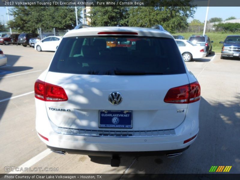 Pure White / Cornsilk Beige 2013 Volkswagen Touareg TDI Executive 4XMotion