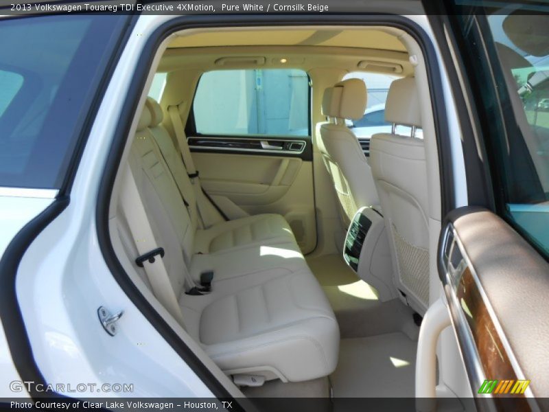 Pure White / Cornsilk Beige 2013 Volkswagen Touareg TDI Executive 4XMotion