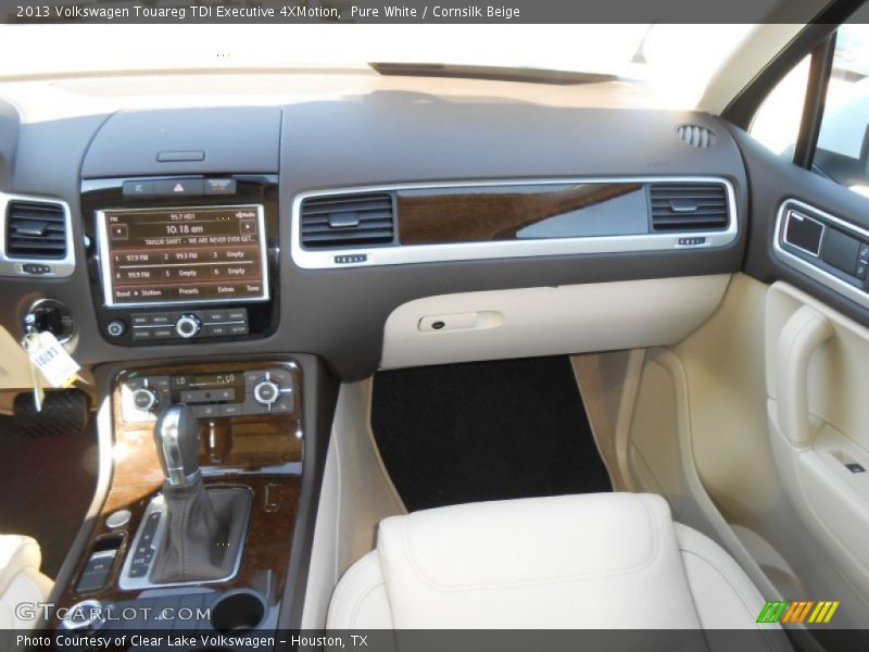 Pure White / Cornsilk Beige 2013 Volkswagen Touareg TDI Executive 4XMotion