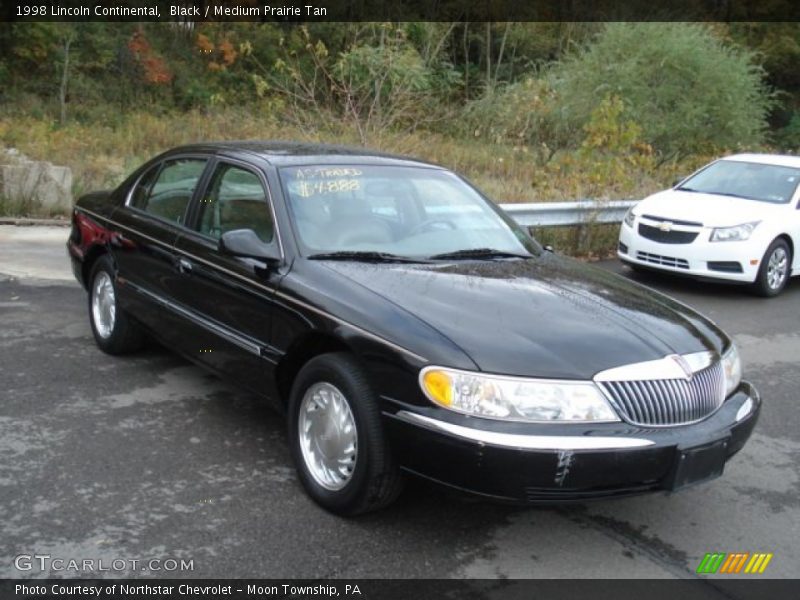 Front 3/4 View of 1998 Continental 