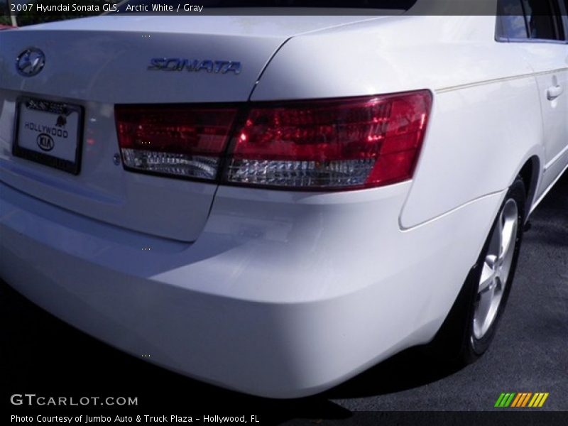 Arctic White / Gray 2007 Hyundai Sonata GLS
